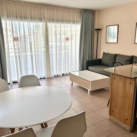 Apartamentos Aventura Салоу Екстер'єр фото