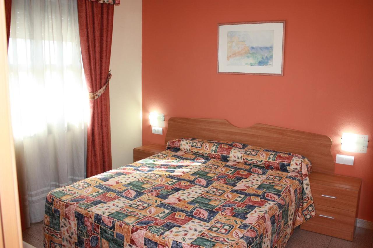 Apartamentos Aventura Салоу Екстер'єр фото