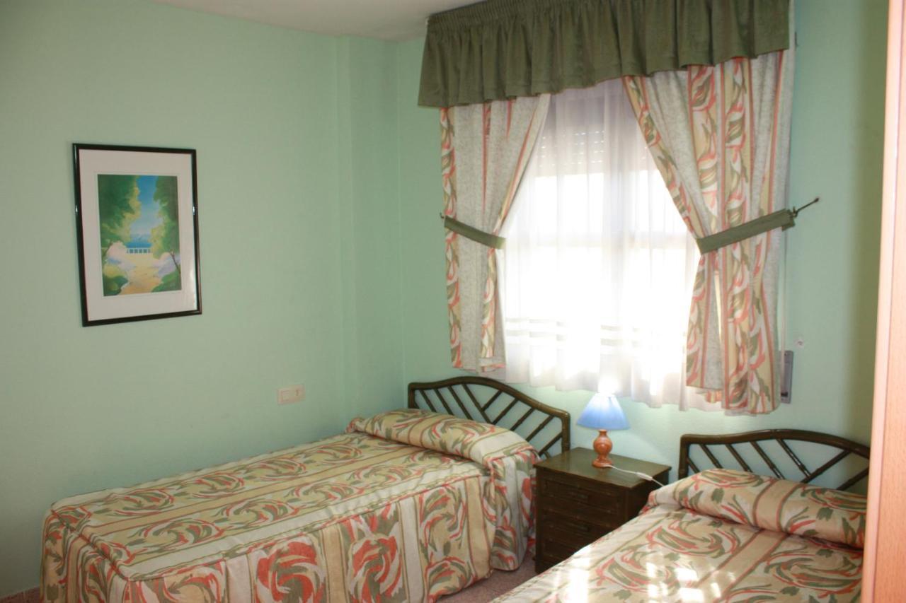 Apartamentos Aventura Салоу Екстер'єр фото