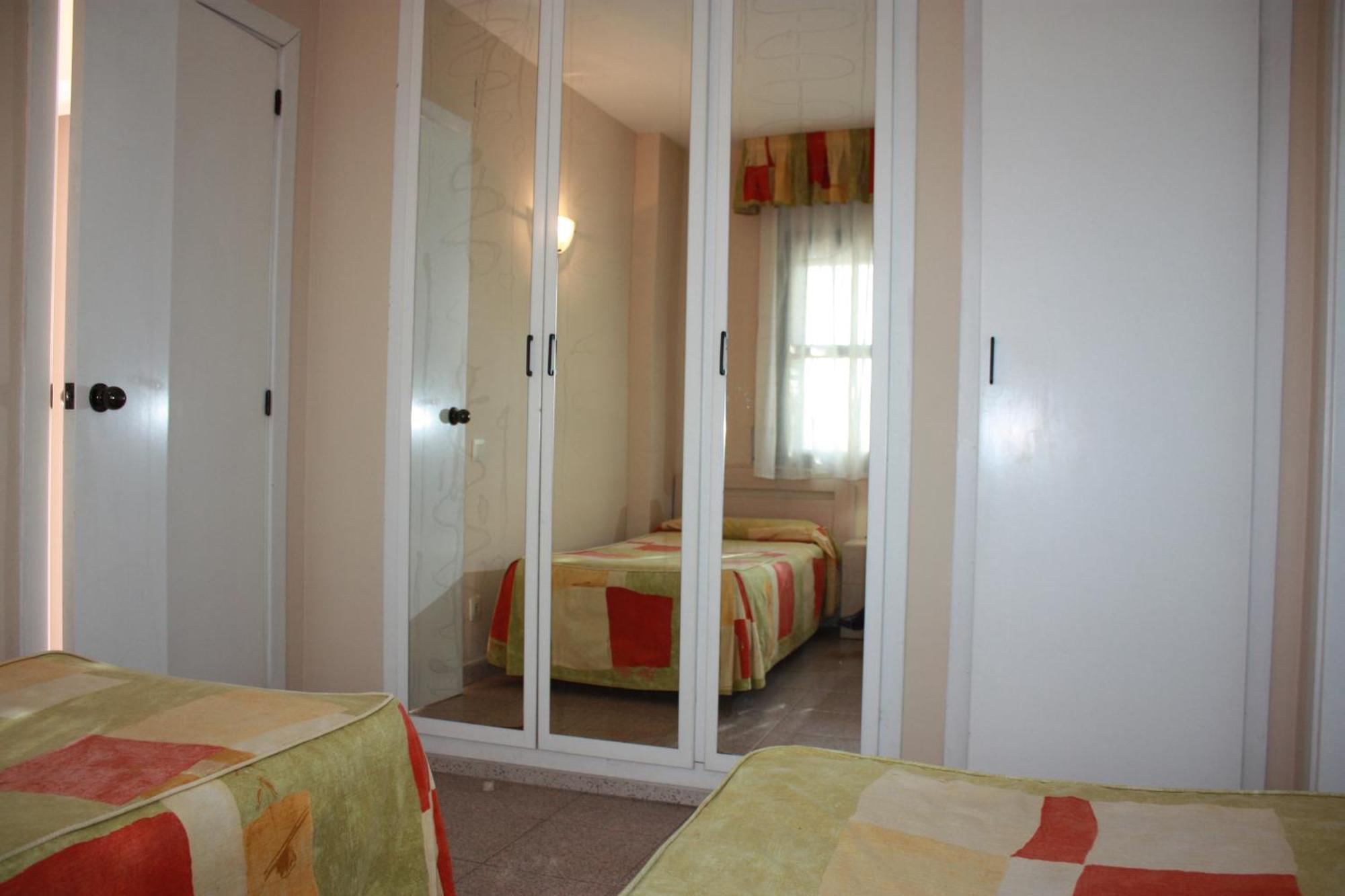 Apartamentos Aventura Салоу Екстер'єр фото