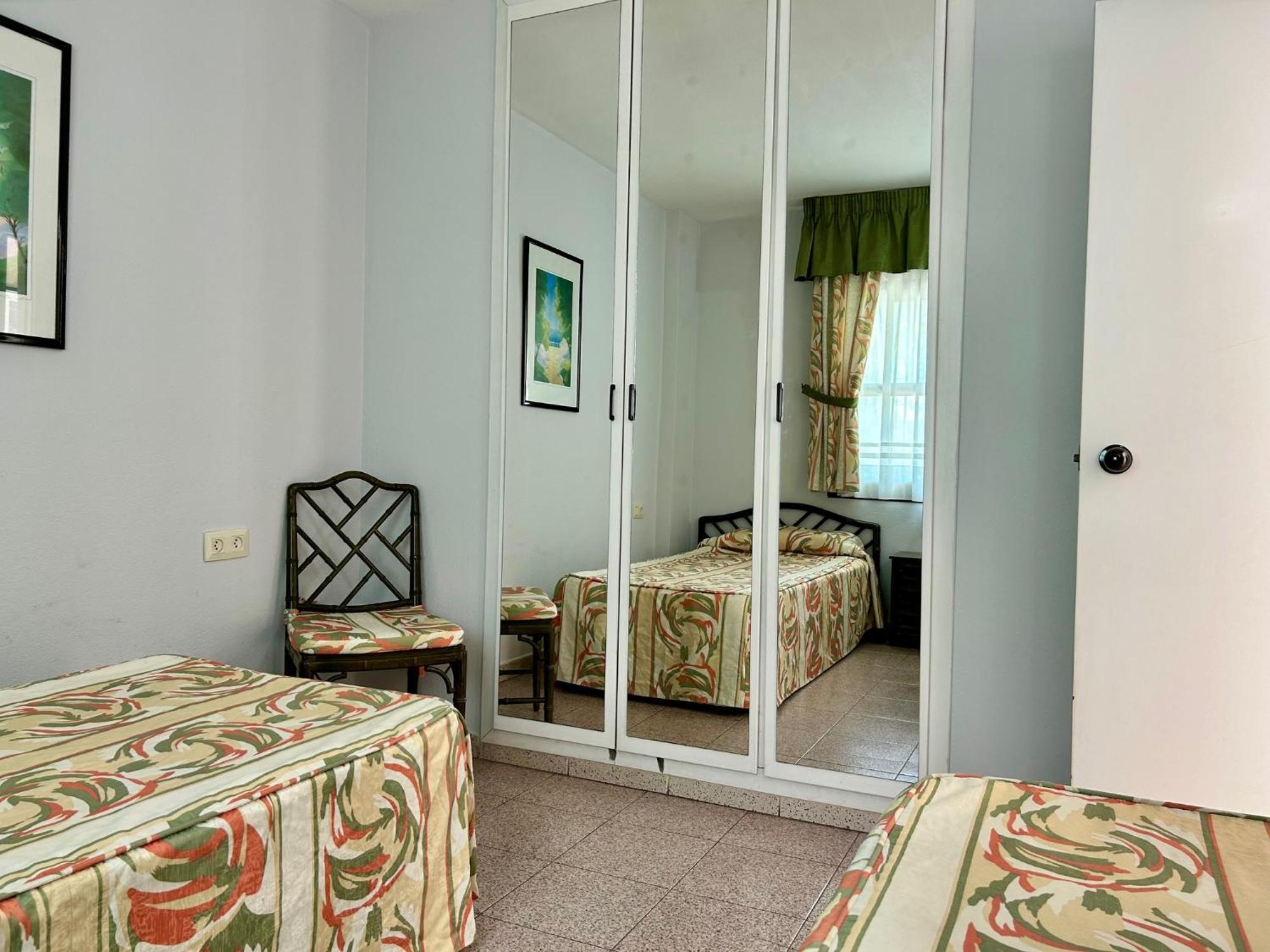 Apartamentos Aventura Салоу Екстер'єр фото