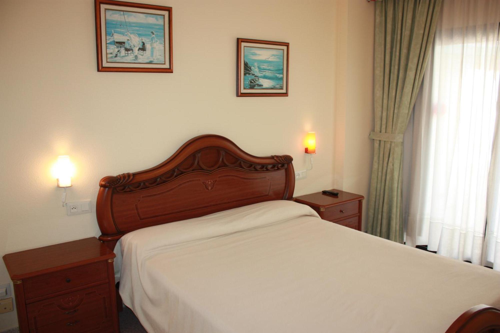 Apartamentos Aventura Салоу Номер фото