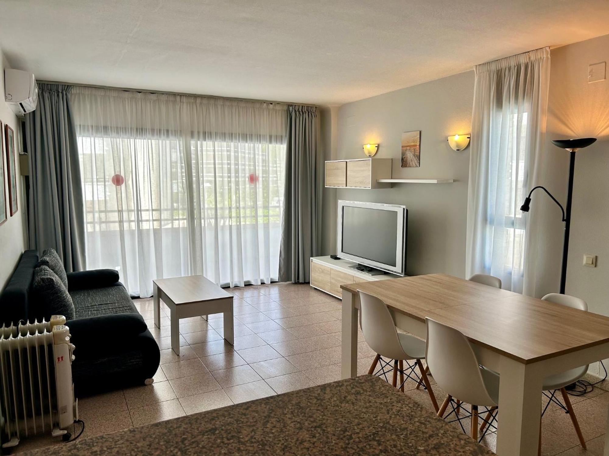 Apartamentos Aventura Салоу Екстер'єр фото
