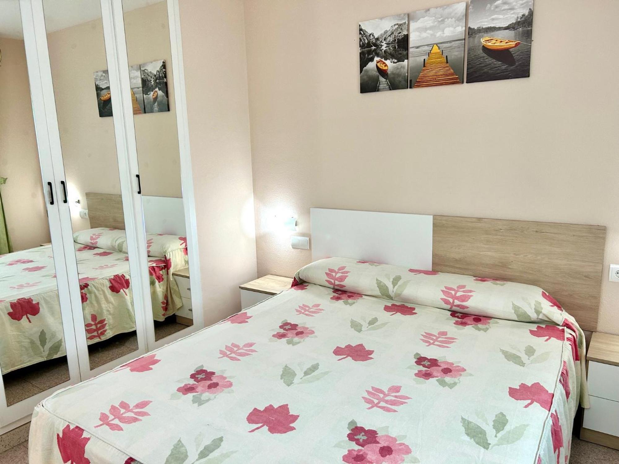 Apartamentos Aventura Салоу Екстер'єр фото