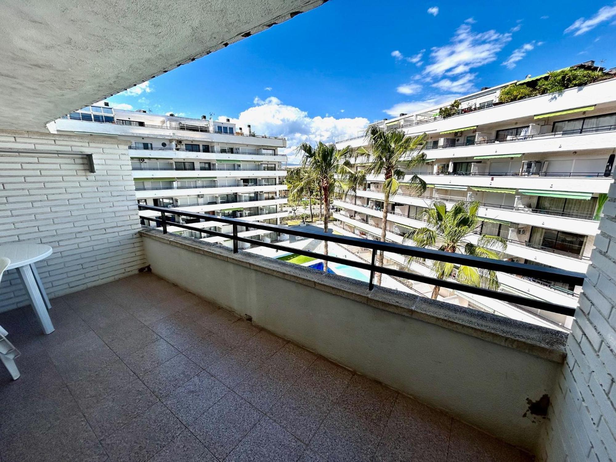 Apartamentos Aventura Салоу Екстер'єр фото